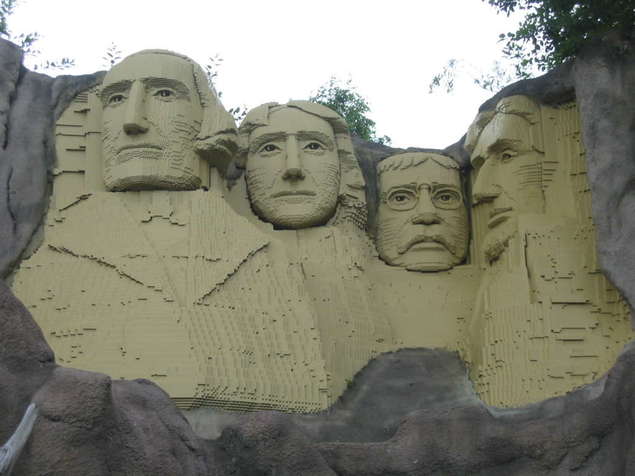 Lego Brick Mount Rushmore